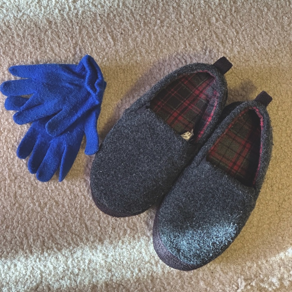 Children’s Slippers (boys)